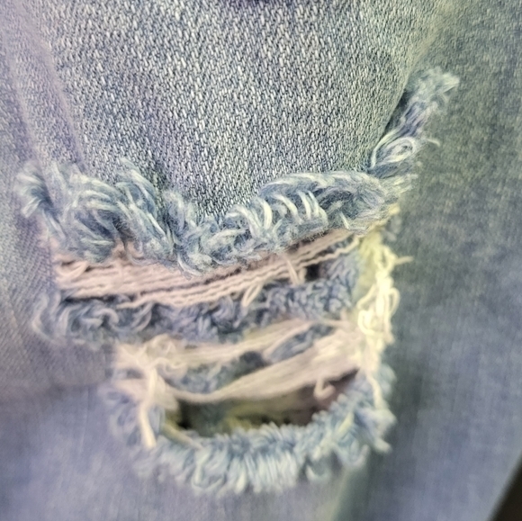 Fashion Nova Juniors Flare Leg Distressed Denim Jeans sz 15 NWT - Picture 8 of 11